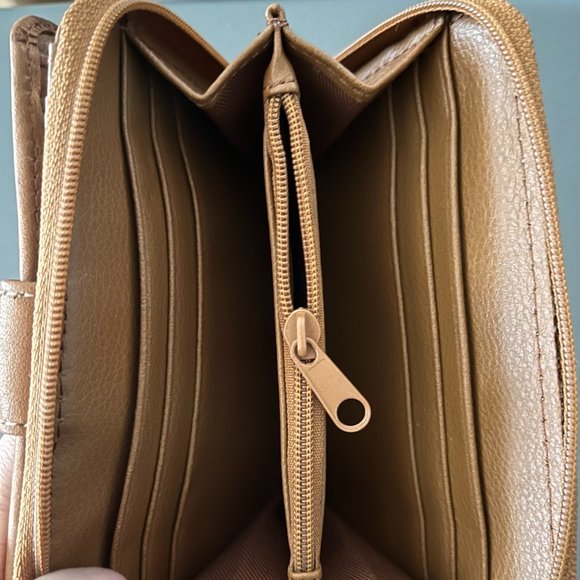 FOSSIL Leather Brown Zip Wallet - Picture 5 of 5